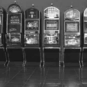 Игровой автомат Resident предлагает огромное количество выигрышных комбинаций, ч